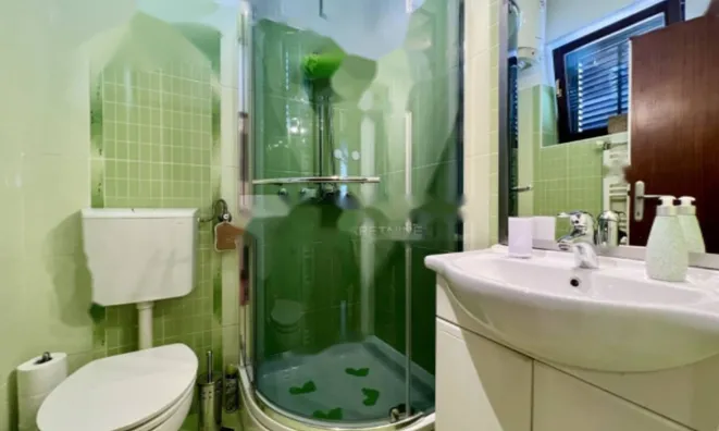 Недвижимость Четырёхкомнатная квартира, Опатия: 8