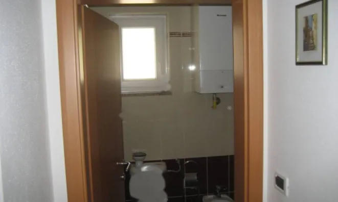 Недвижимость Трёхкомнатная квартира центр: 10