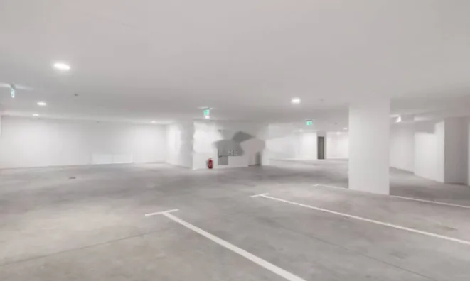 Недвижимость Трехкомнатная квартира в центре: 19