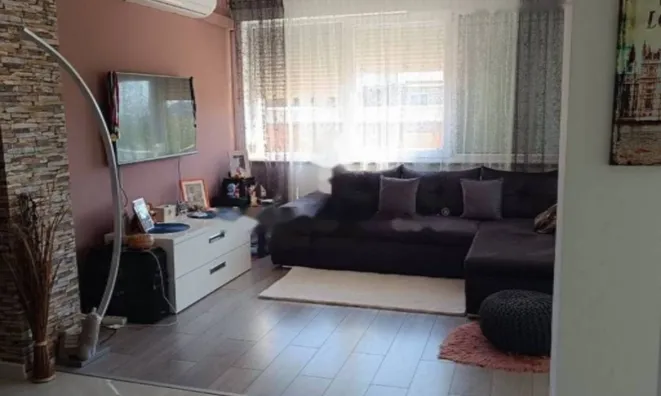 Недвижимость Четырехкомнатная квартира в Центре: 4