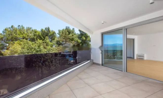 Недвижимость Квартира на первом этаже, Центр, Опатия: 10