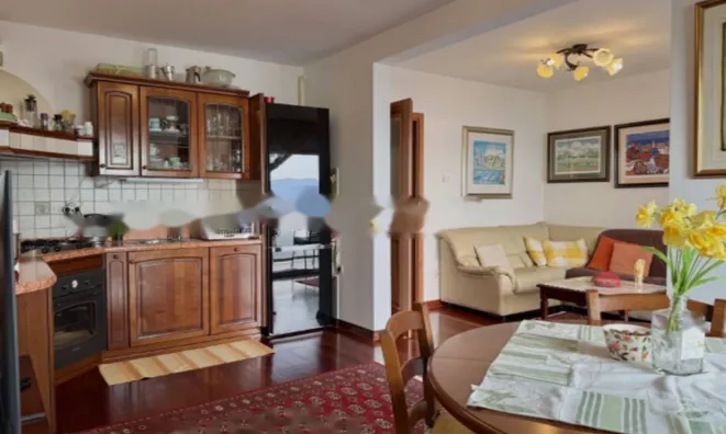 Недвижимость Трехкомнатная квартира, Центр: 5