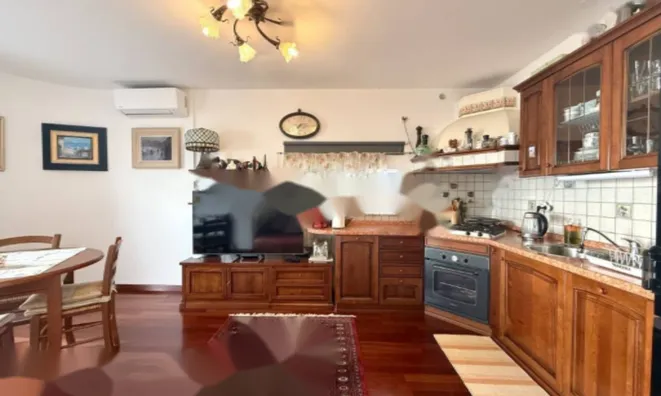 Недвижимость Трехкомнатная квартира, Центр: 7