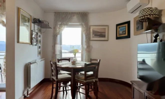 Недвижимость Трехкомнатная квартира, Центр: 8