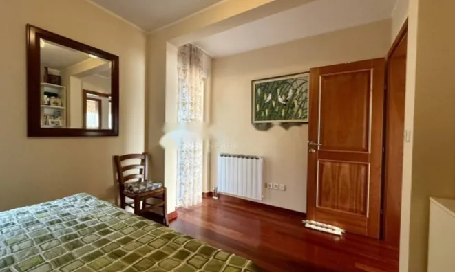 Недвижимость Трехкомнатная квартира, Центр: 13