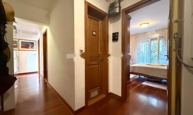 Недвижимость Трехкомнатная квартира, Центр: 14