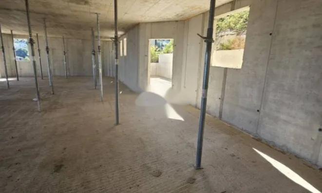 Недвижимость Четырехкомнатная квартира в центре : 16