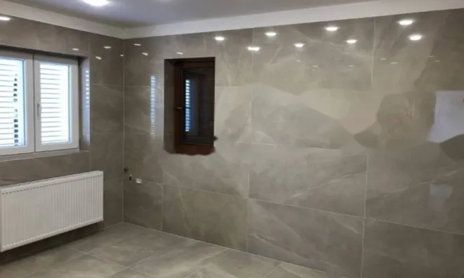 Недвижимость Трехкомнатная квартира в центре: 12