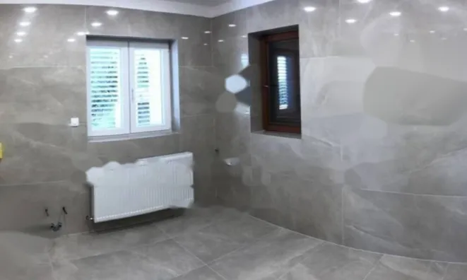 Недвижимость Трехкомнатная квартира в центре: 13