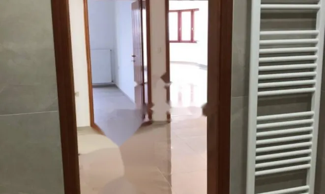 Недвижимость Трехкомнатная квартира в центре: 23