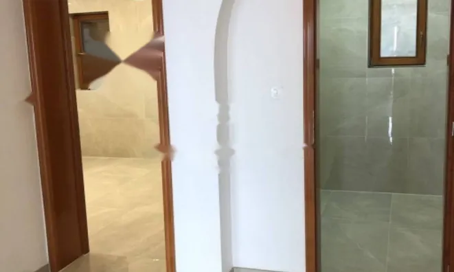 Недвижимость Трехкомнатная квартира в центре: 25