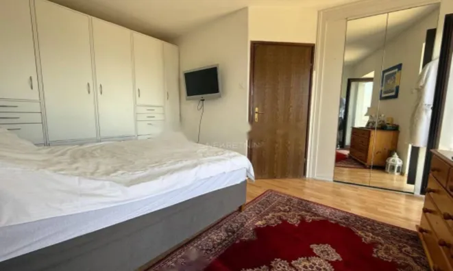 Недвижимость Двухкомнатная квартира Центр: 9