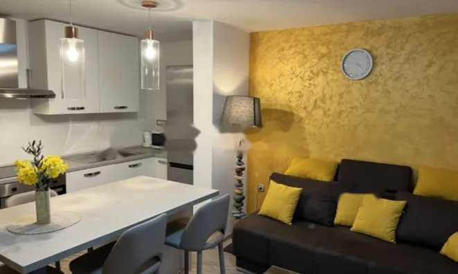 Недвижимость Двухкомнатная квартира в Центре: 2