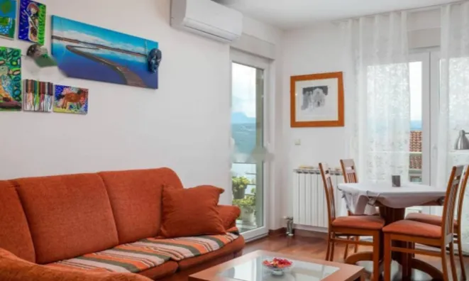 Недвижимость Двухкомнатная квартира, Опатия: 5