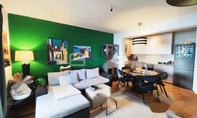 Недвижимость Трёхкомнатная квартира в центре: 1