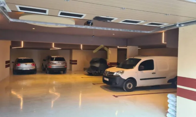 Недвижимость Четырехкомнатная квартира, Опатия: 19