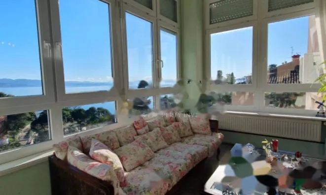 Недвижимость Четырехкомнатная квартира, Опатия: 1