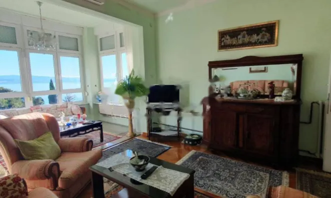 Недвижимость Четырехкомнатная квартира, Опатия: 4