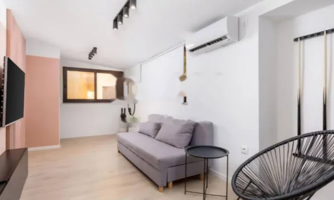 Недвижимость Трехкомнатная квартира в центре: 1