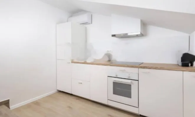 Недвижимость Трехкомнатная квартира в центре: 7