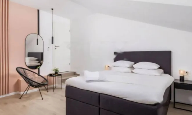 Недвижимость Трехкомнатная квартира в центре: 15