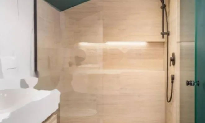 Недвижимость Трехкомнатная квартира в центре: 17