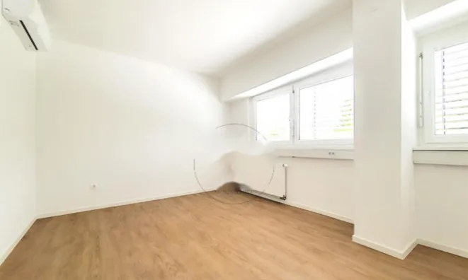 Недвижимость Коммерческое помещение Бежиград: 9