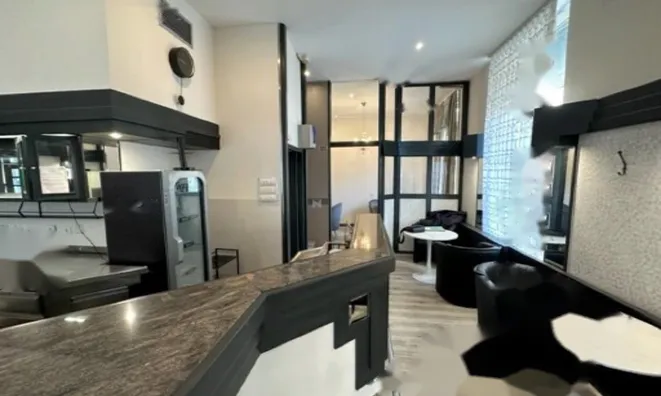 Недвижимость Коммерческое помещение: 4