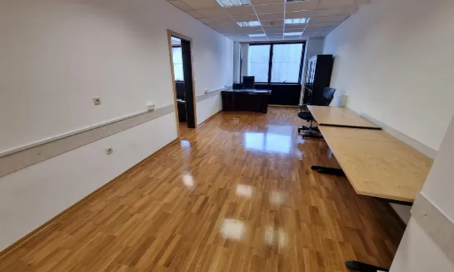 Недвижимость Офисное помещение ВТЦ Бежиград: 3