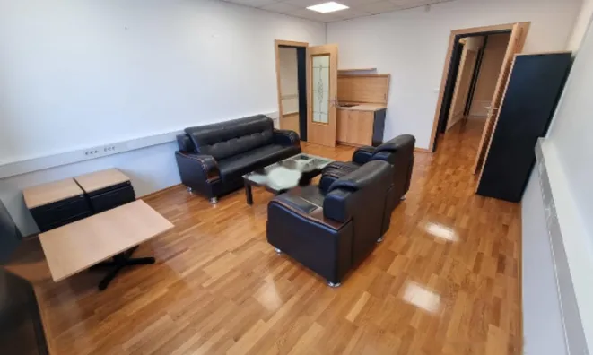 Недвижимость Офисное помещение ВТЦ Бежиград: 4