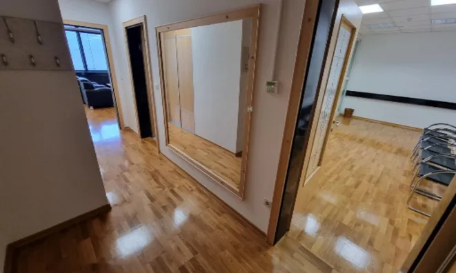 Недвижимость Офисное помещение ВТЦ Бежиград: 7