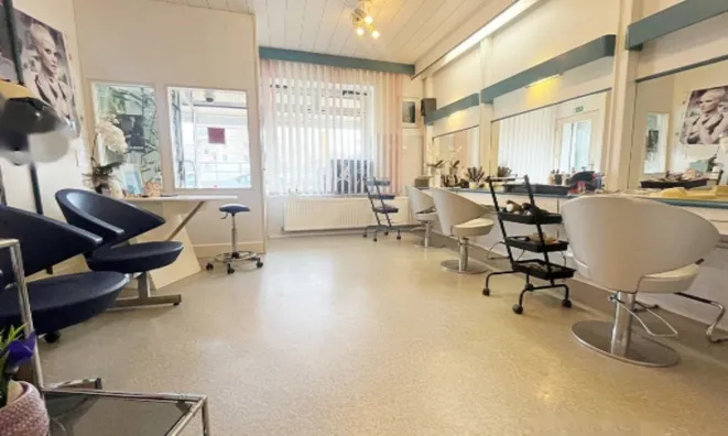 Недвижимость Коммерческое помещение в Мурглях: 1