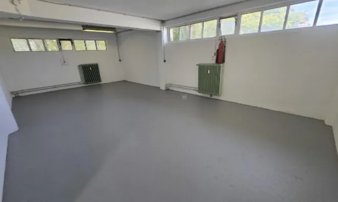 Недвижимость Офисное помещение Бежиград: 3