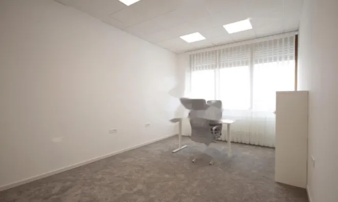 Недвижимость Офисное помещение Стегне: 2