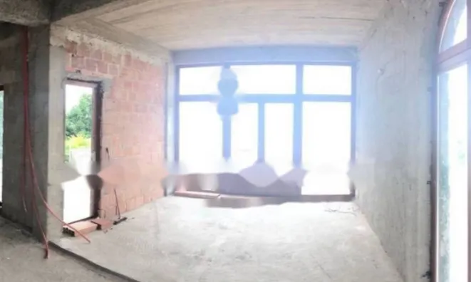 Недвижимость Трехкомнатная квартира в центре: 7