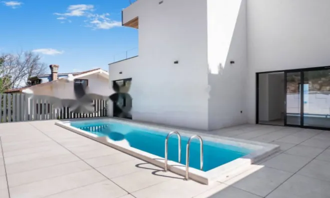 Недвижимость Четырёхкомнатная квартира в центре Опатии: 2