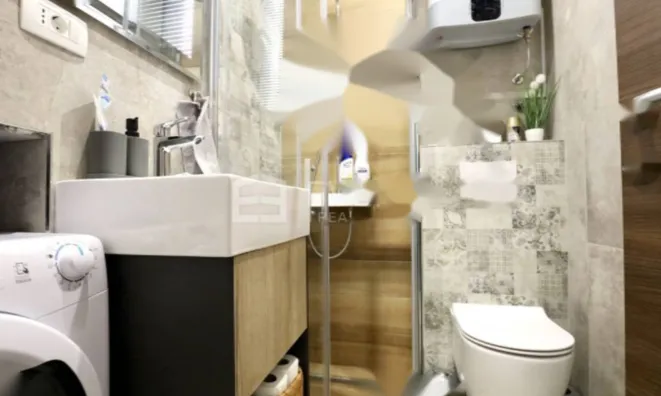 Недвижимость Двухкомнатная квартира, центр: 13