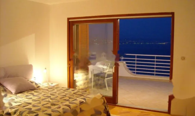 Недвижимость Квартира третий этаж, Центр: 5