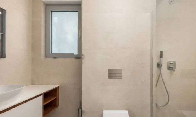 Недвижимость Трёхкомнатная квартира в Центре: 12