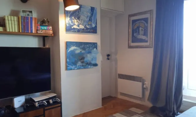 Недвижимость Трехкомнатная квартира в центре: 6