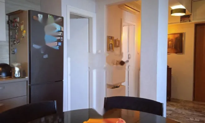 Недвижимость Трехкомнатная квартира в центре: 7