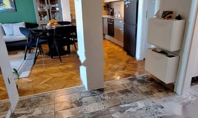 Недвижимость Трехкомнатная квартира в центре: 8