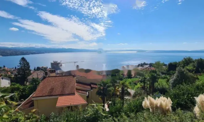 Недвижимость Трехкомнатная квартира, Центр: 6