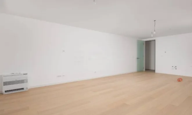 Недвижимость Трёхкомнатная квартира центр: 22