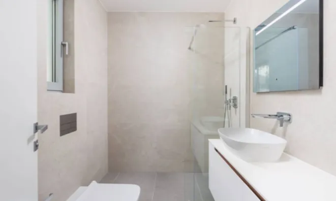 Недвижимость Трёхкомнатная квартира центр: 24