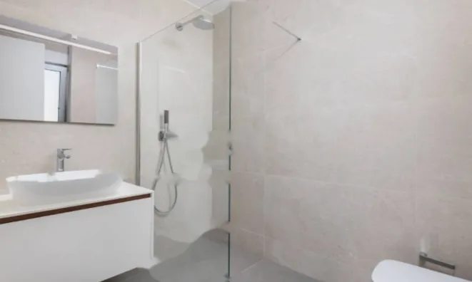 Недвижимость Трёхкомнатная квартира центр: 26