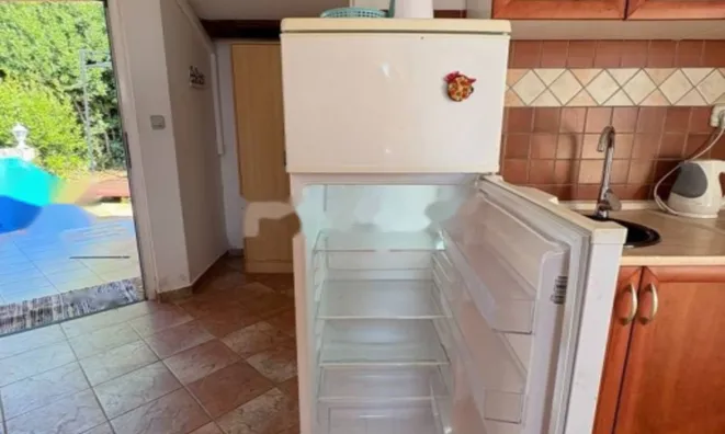 Недвижимость Трёхкомнатная квартира в центре: 1