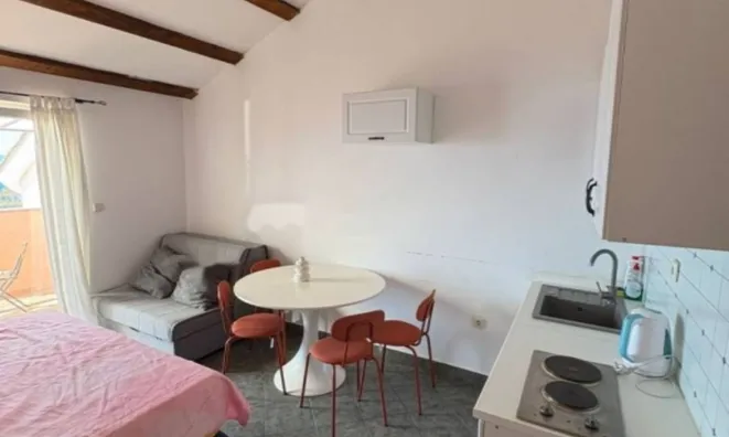 Недвижимость Трёхкомнатная квартира в центре: 9