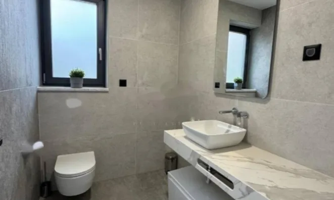 Недвижимость Четырёхкомнатная квартира в Опатии: 10