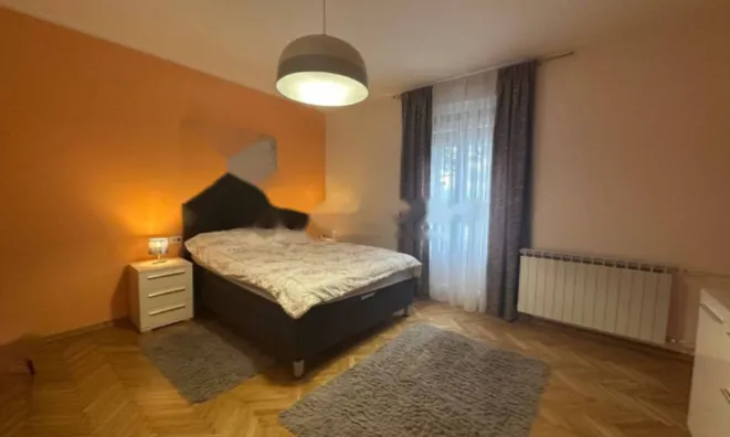 Недвижимость Четырехкомнатная квартира в центре: 2